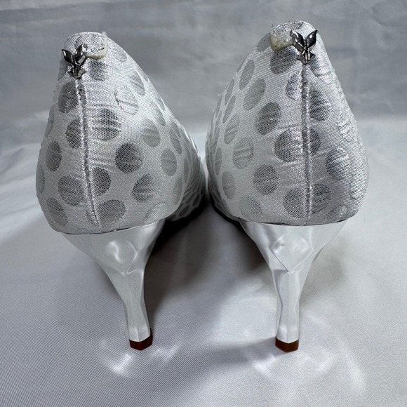 New J.Renee Women Kanan Silver Polka Dot Fabric Heels Pumps Dress Shoes Size 10M - Picture 5 of 14